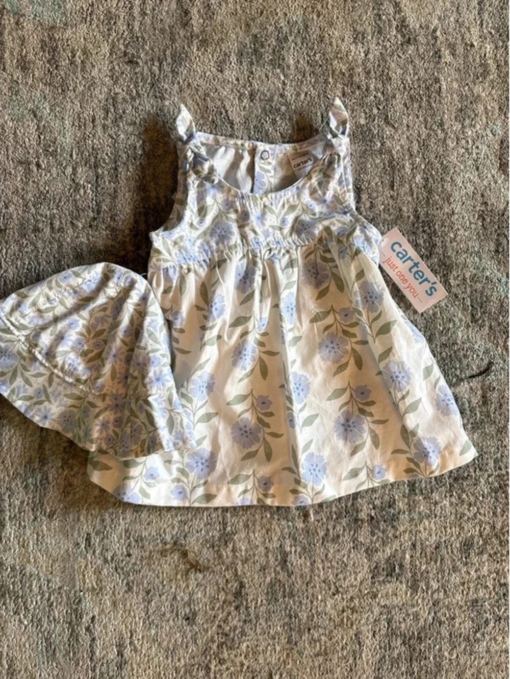 Carter’s 3-piece Girl’s Dress set. 3m. NWT!